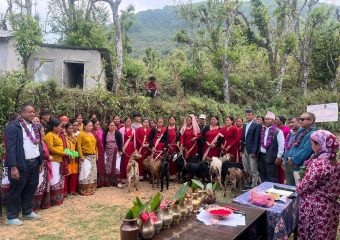 ऐरावती गाउँपालिका ३ मा बहिनी समुहलाई उपहार प्रदान कार्यक्रम